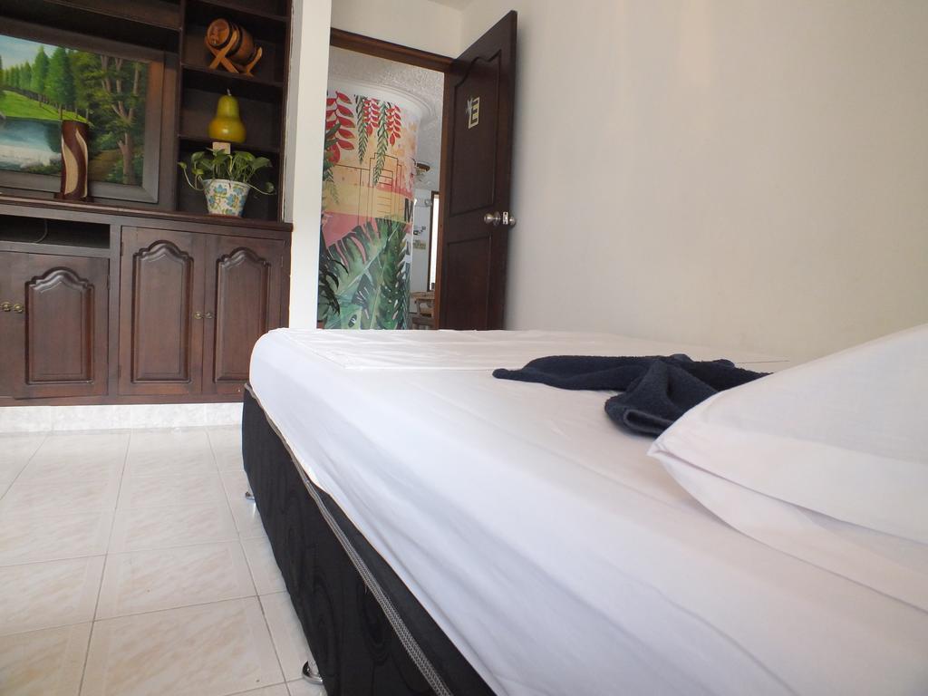 Hostal Casa Paraiso Medellín Rum bild